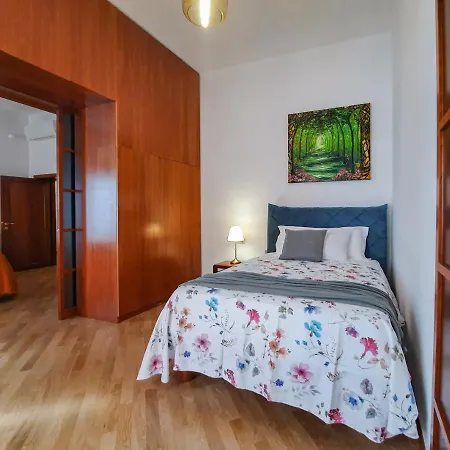 Apartament Karisma *